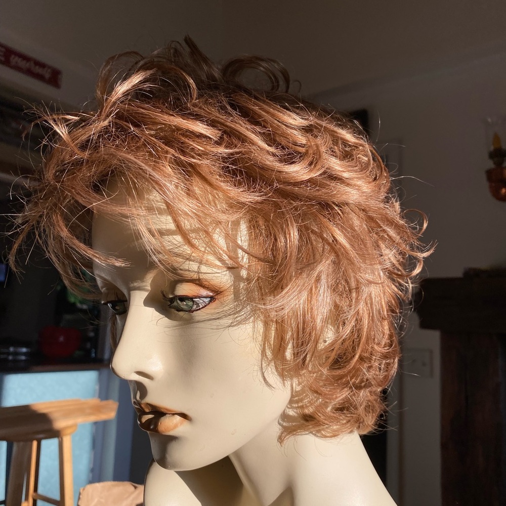 Wig - Picture 5 of 14